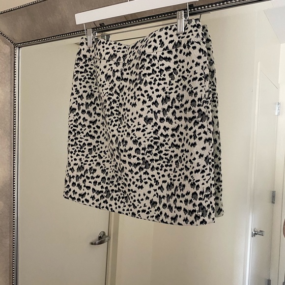 LOFT Animal Print Mini Skirt - Picture 3 of 4